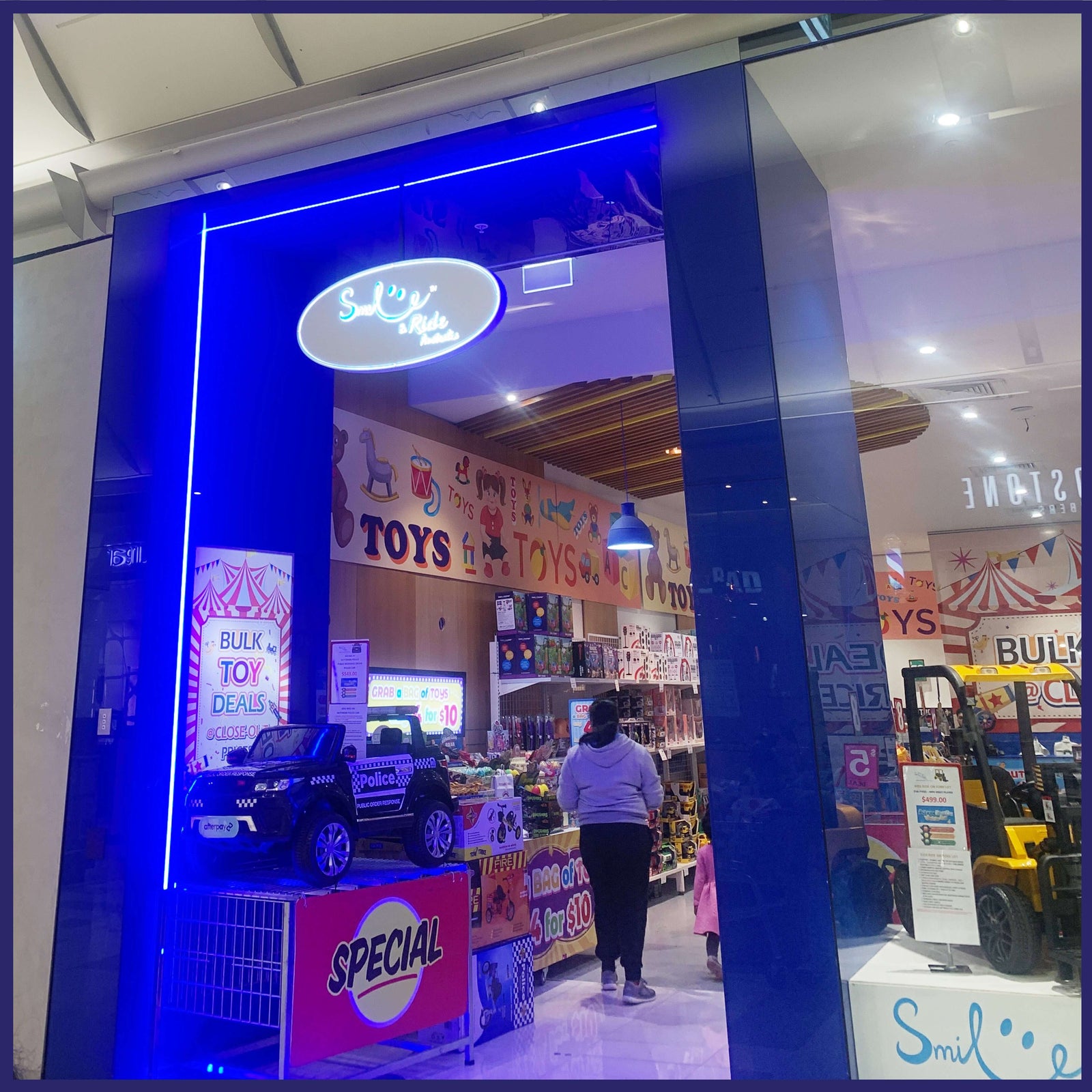 Customizable lightbox with a blank, illuminated display area.